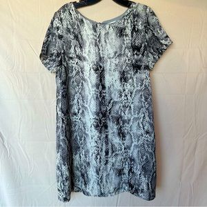 Leela & Lavender snake print shift dress